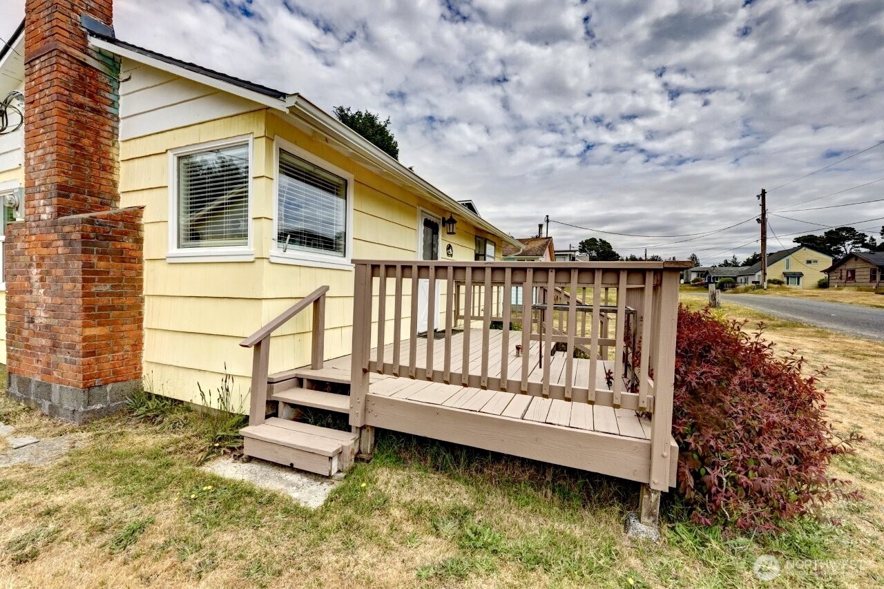 1215 199th Place , Long Beach, WA 98631
