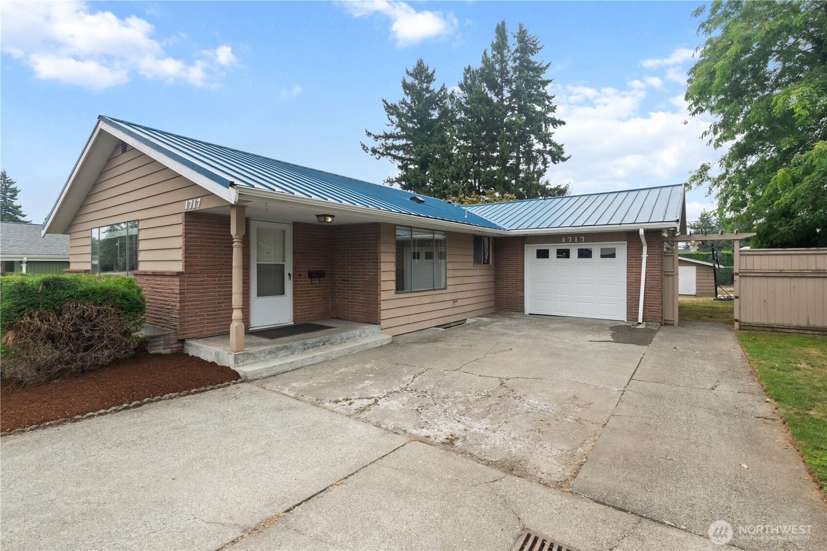 1717 E Street , Lynden, WA 98264