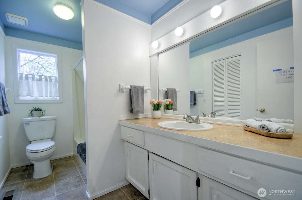 2201 Nut Tree Loop SE, Olympia, WA 98501