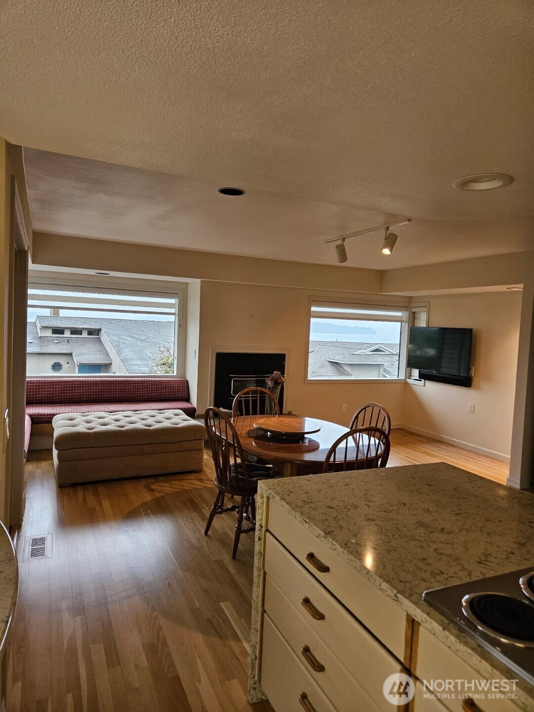 61 Leschi Drive SW, Steilacoom, WA 98388-1525