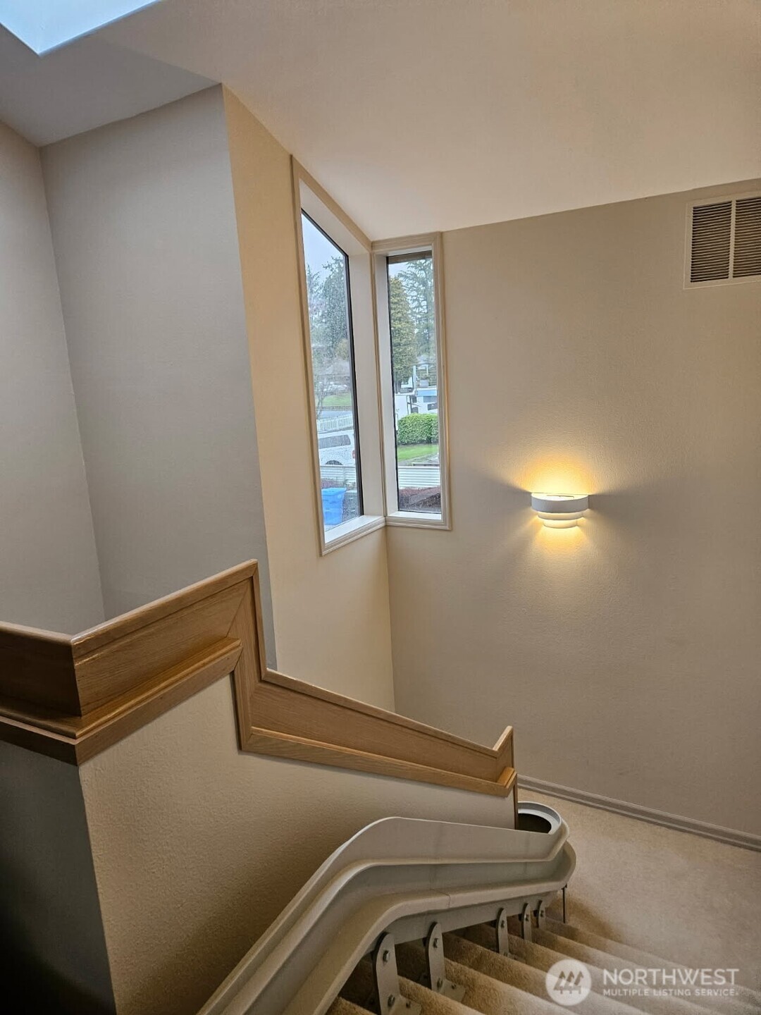 61 Leschi Drive SW, Steilacoom, WA 98388-1525