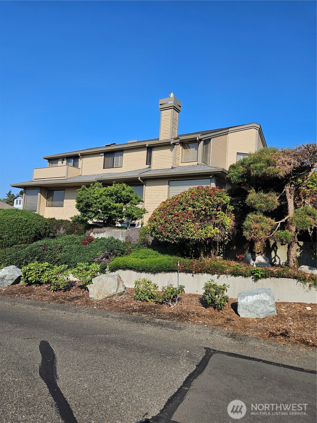 61 Leschi Drive SW, Steilacoom, WA 98388-1525