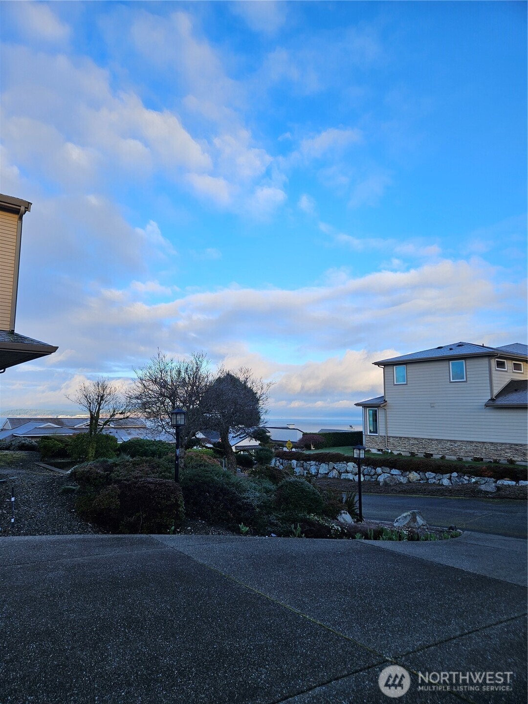 61 Leschi Drive SW, Steilacoom, WA 98388-1525
