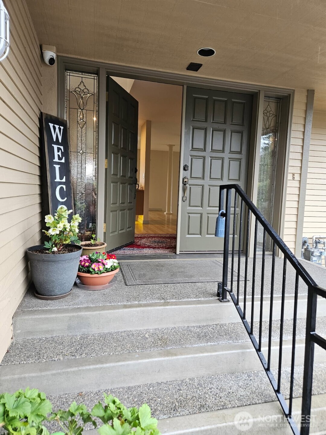 61 Leschi Drive SW, Steilacoom, WA 98388-1525