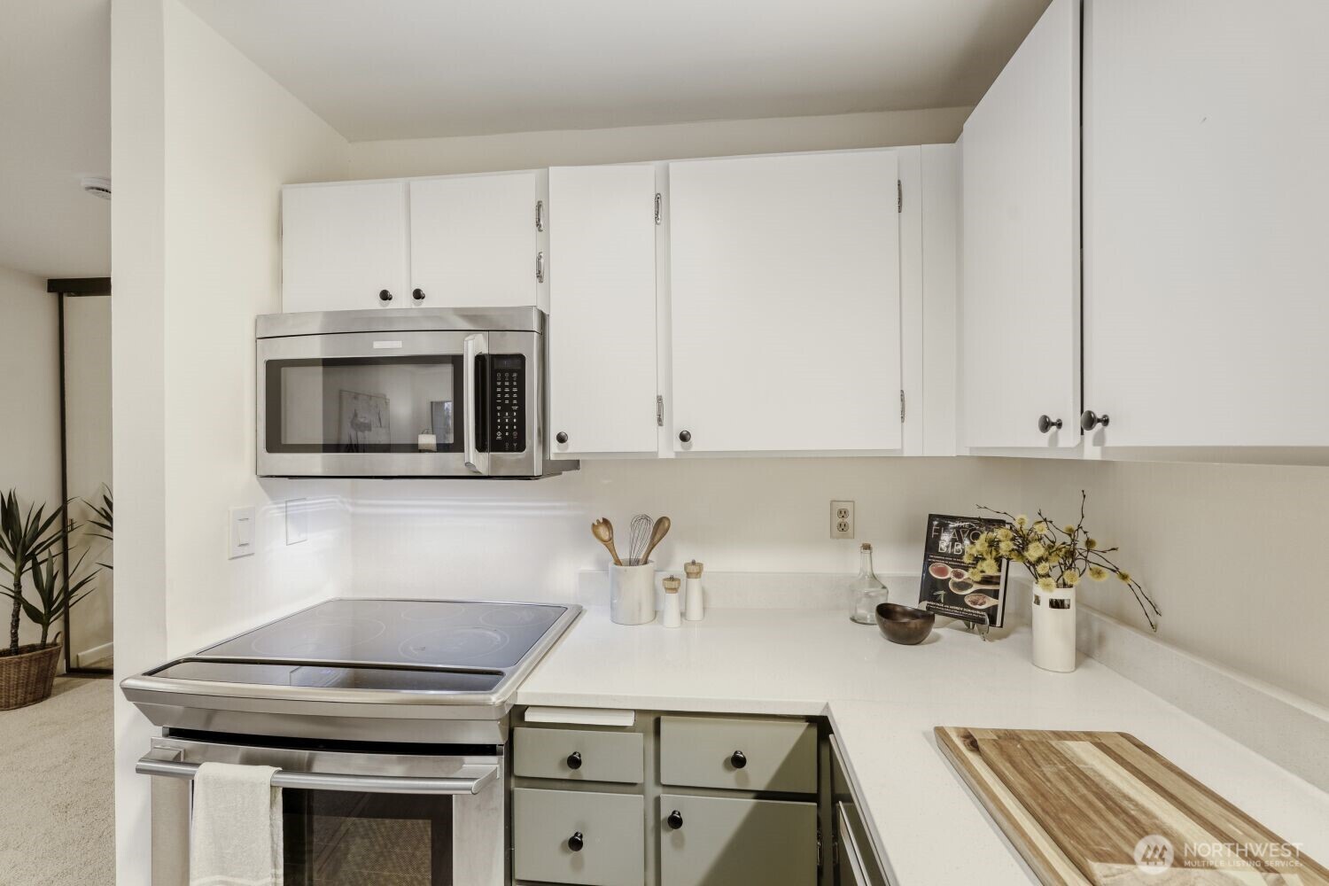 2501 Canterbury Lane E #215, Seattle, WA 98112