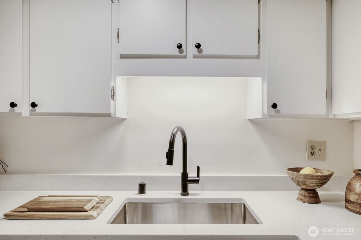 2501 Canterbury Lane E #215, Seattle, WA 98112