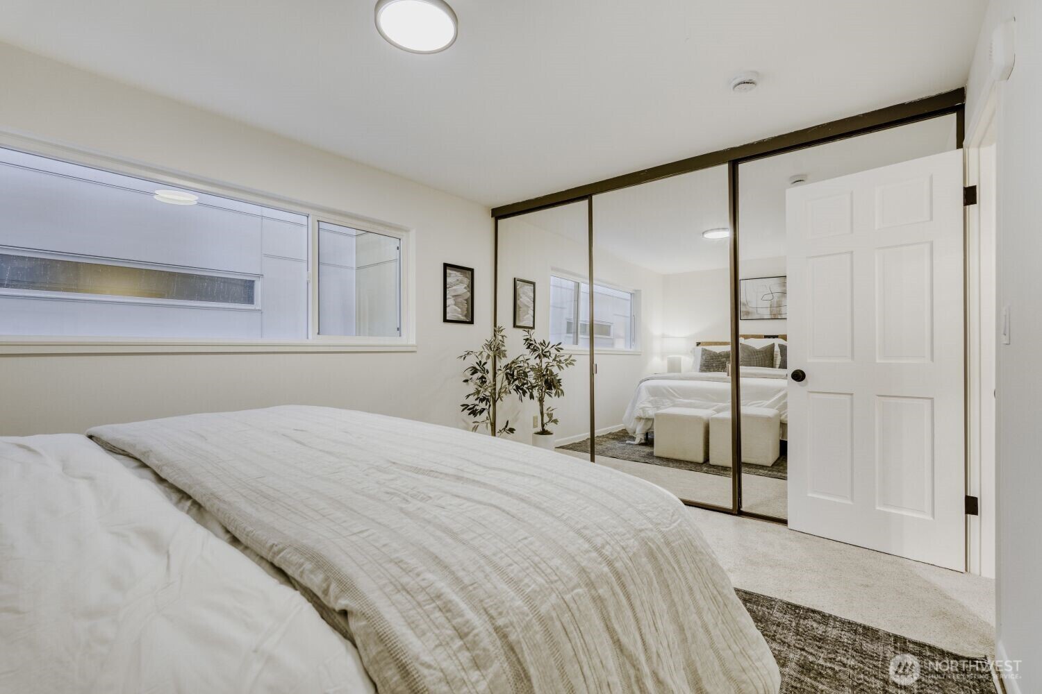 2501 Canterbury Lane E #215, Seattle, WA 98112