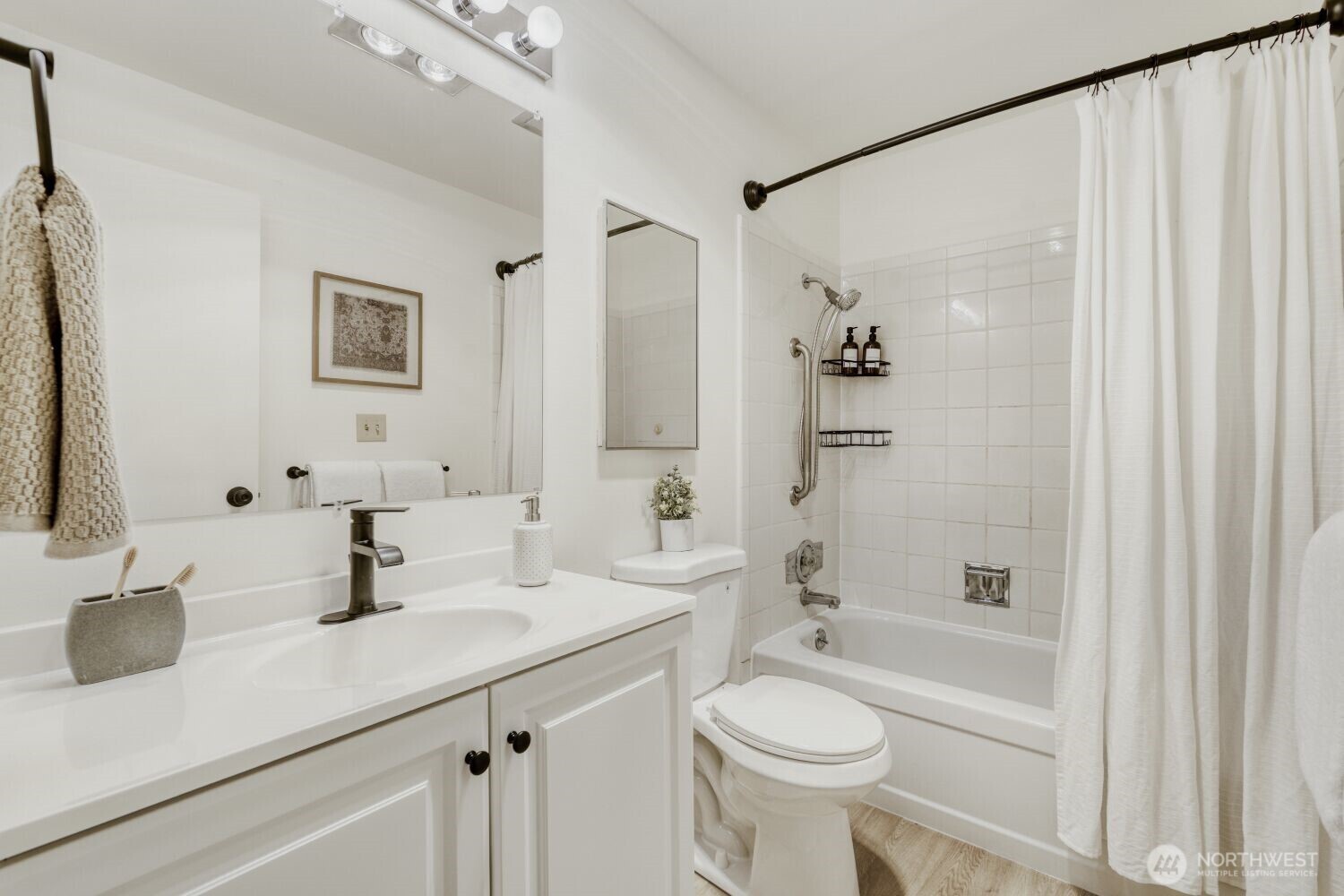 2501 Canterbury Lane E #215, Seattle, WA 98112