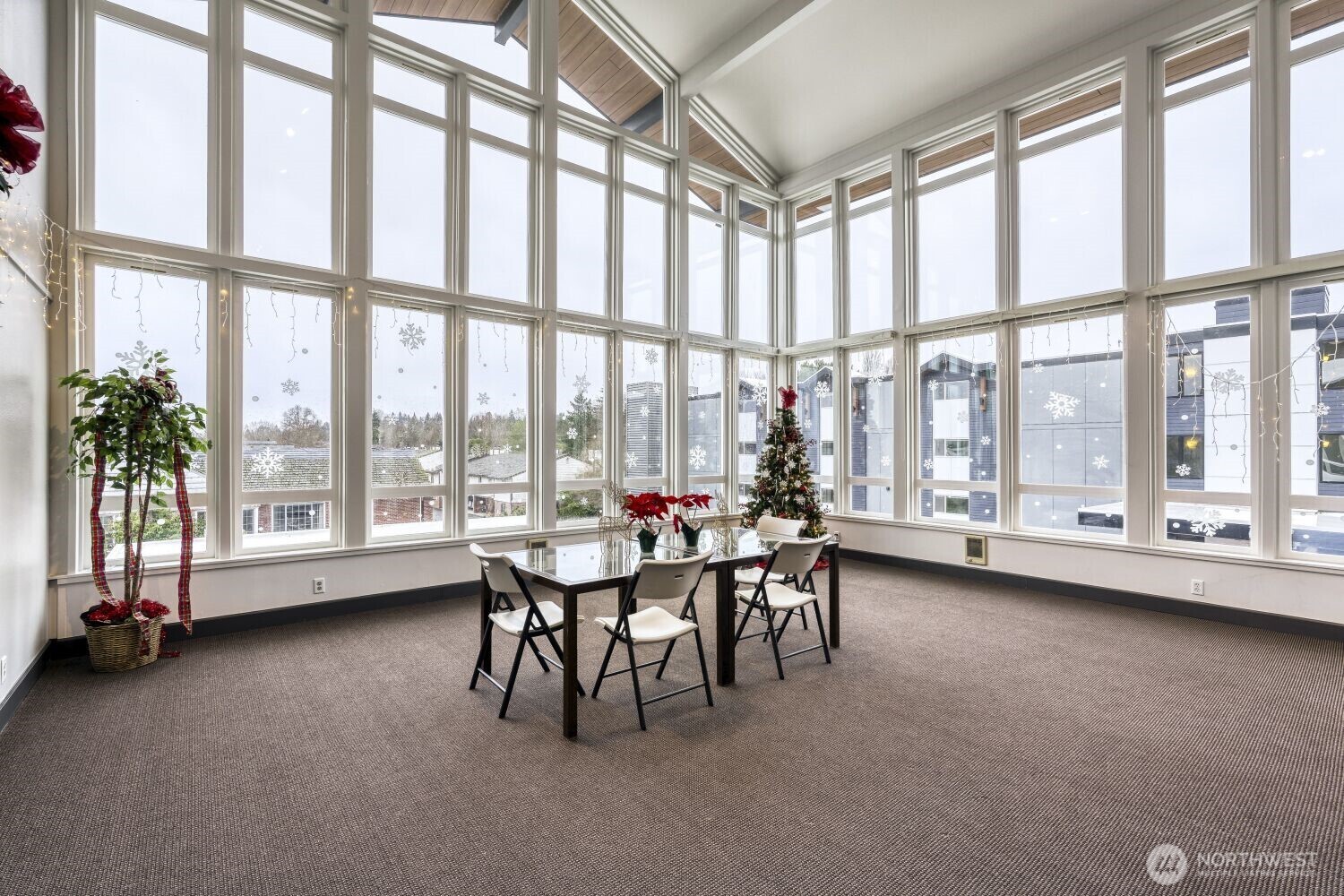 2501 Canterbury Lane E #215, Seattle, WA 98112