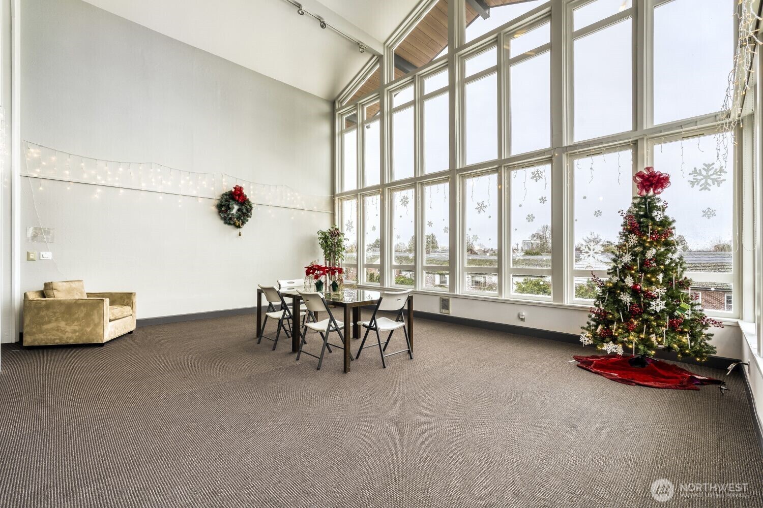 2501 Canterbury Lane E #215, Seattle, WA 98112