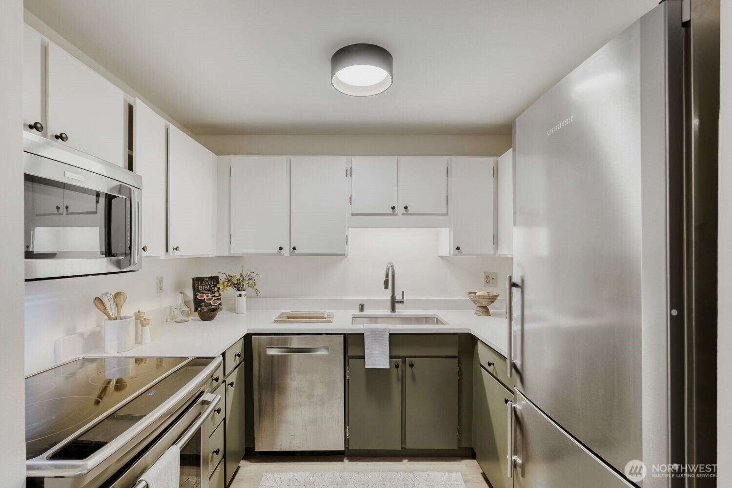 2501 Canterbury Lane E #215, Seattle, WA 98112