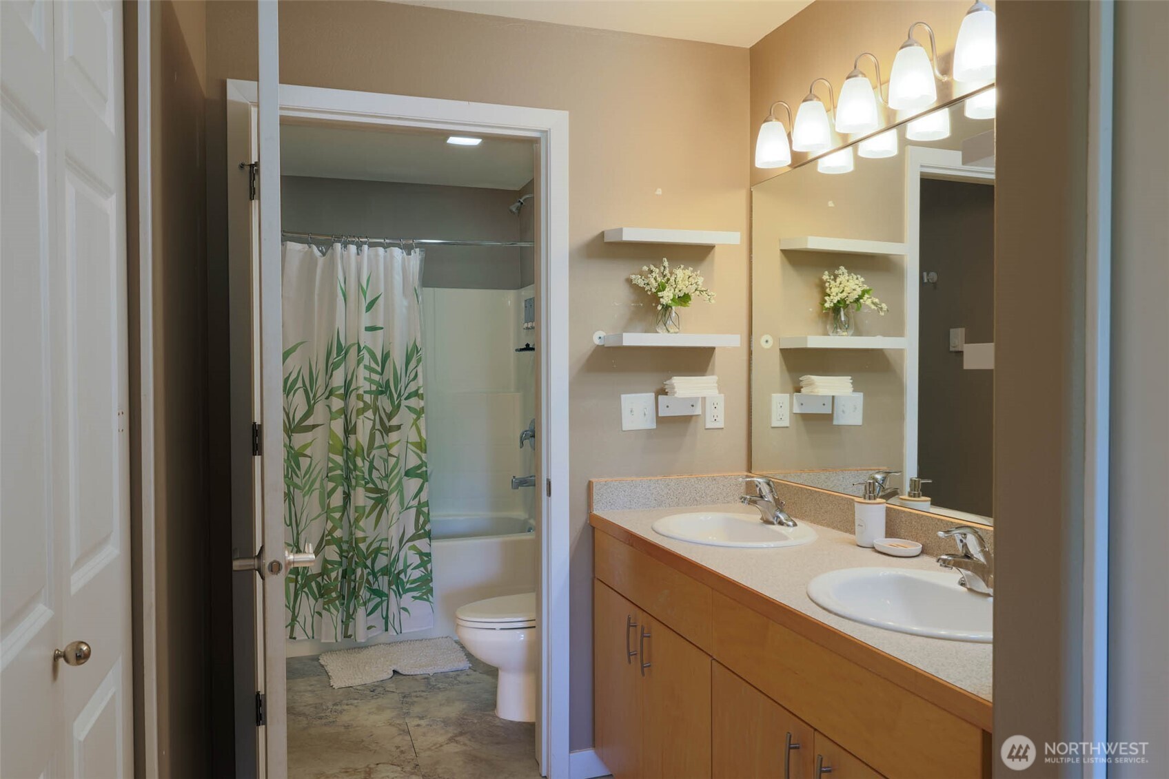 262 Oyhut Bay Boulevard SW #305, Ocean Shores, WA 98569