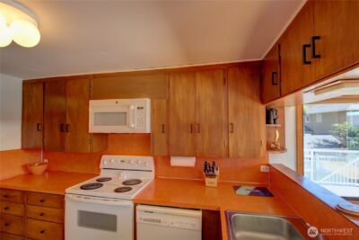 4607 Anaco Beach Road , Anacortes, WA 98221 - Photo 8