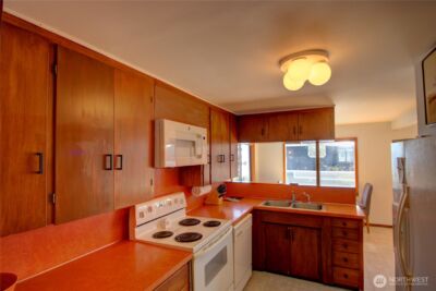 4607 Anaco Beach Road , Anacortes, WA 98221 - Photo 10