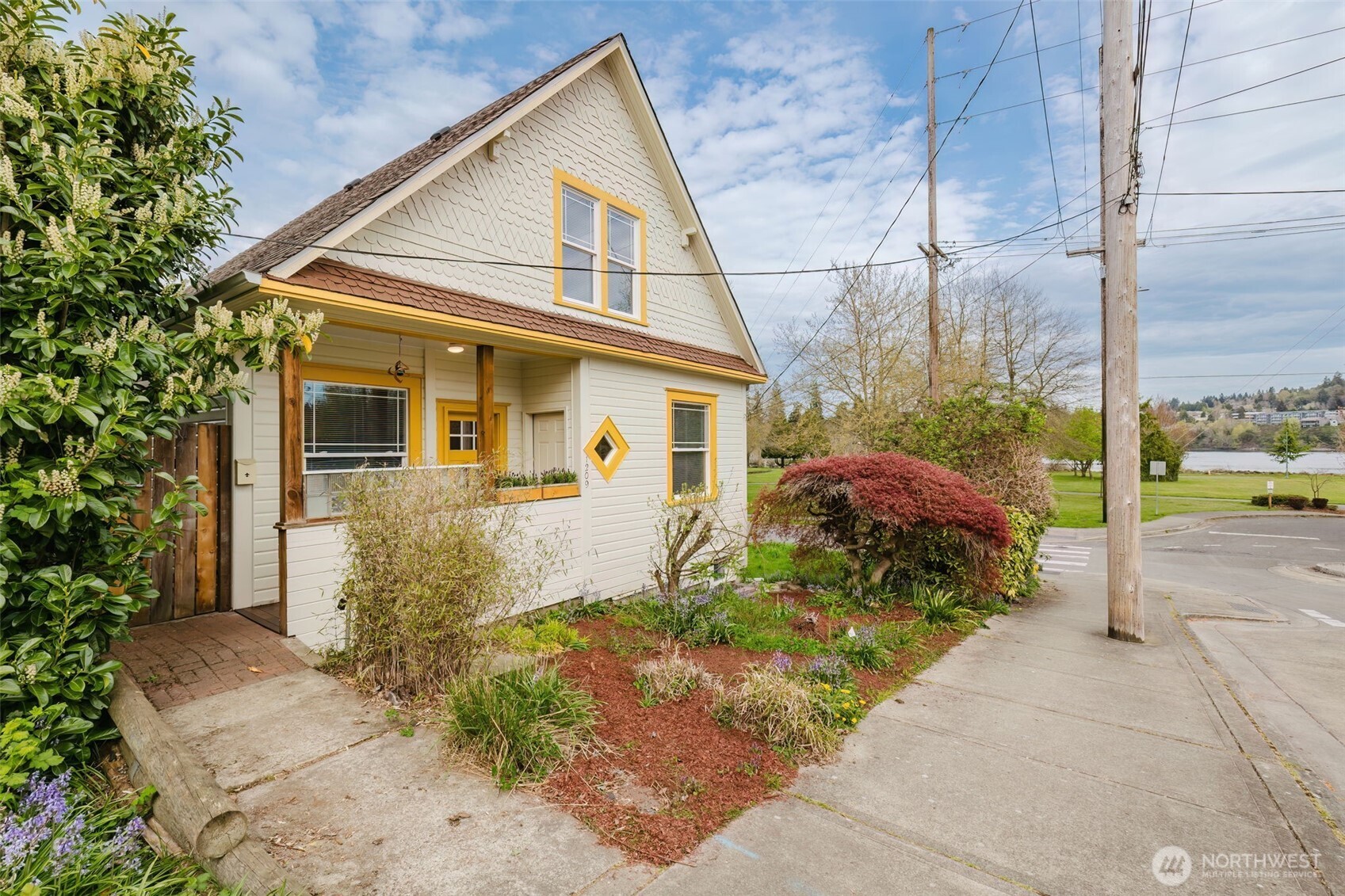 1209 Pacific Avenue , Bremerton, WA 98337