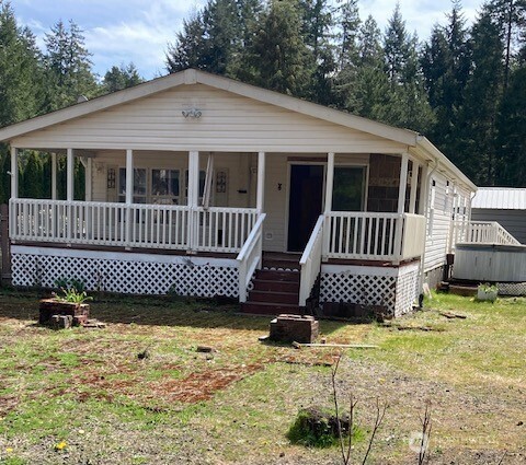 301 N Chinook Drive , Hoodsport, WA 98548