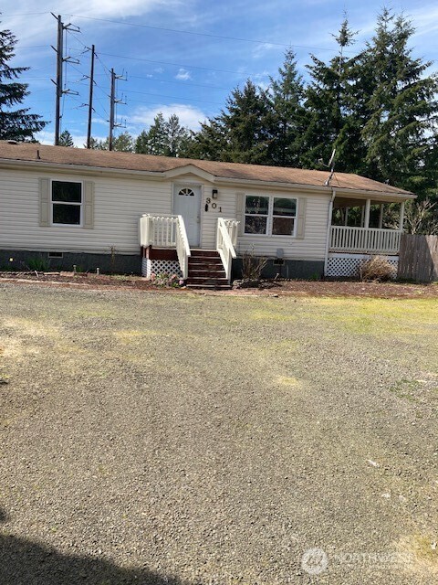 301 N Chinook Drive , Hoodsport, WA 98548