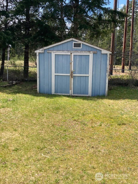 301 N Chinook Drive , Hoodsport, WA 98548