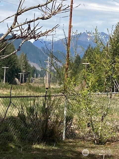 301 N Chinook Drive , Hoodsport, WA 98548