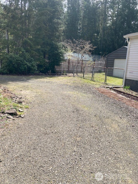 301 N Chinook Drive , Hoodsport, WA 98548