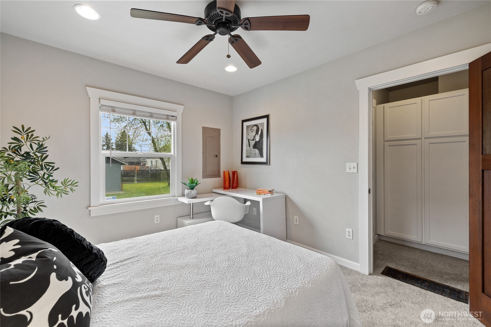 3597 E F Street , Tacoma, WA 98404-1543