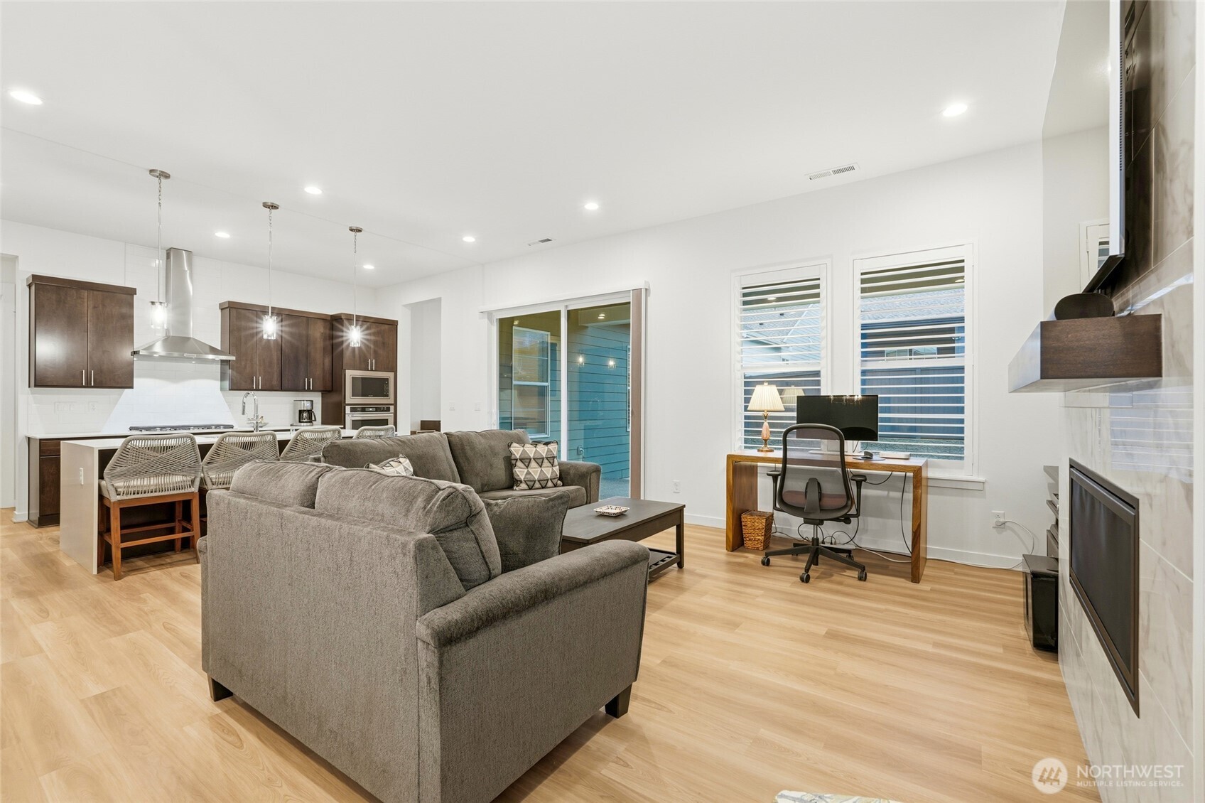 23559 SE Wisteria Street , Black Diamond, WA 98010