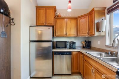 1042 W Charlotte Street , Moses Lake, WA 98837 - Photo 11