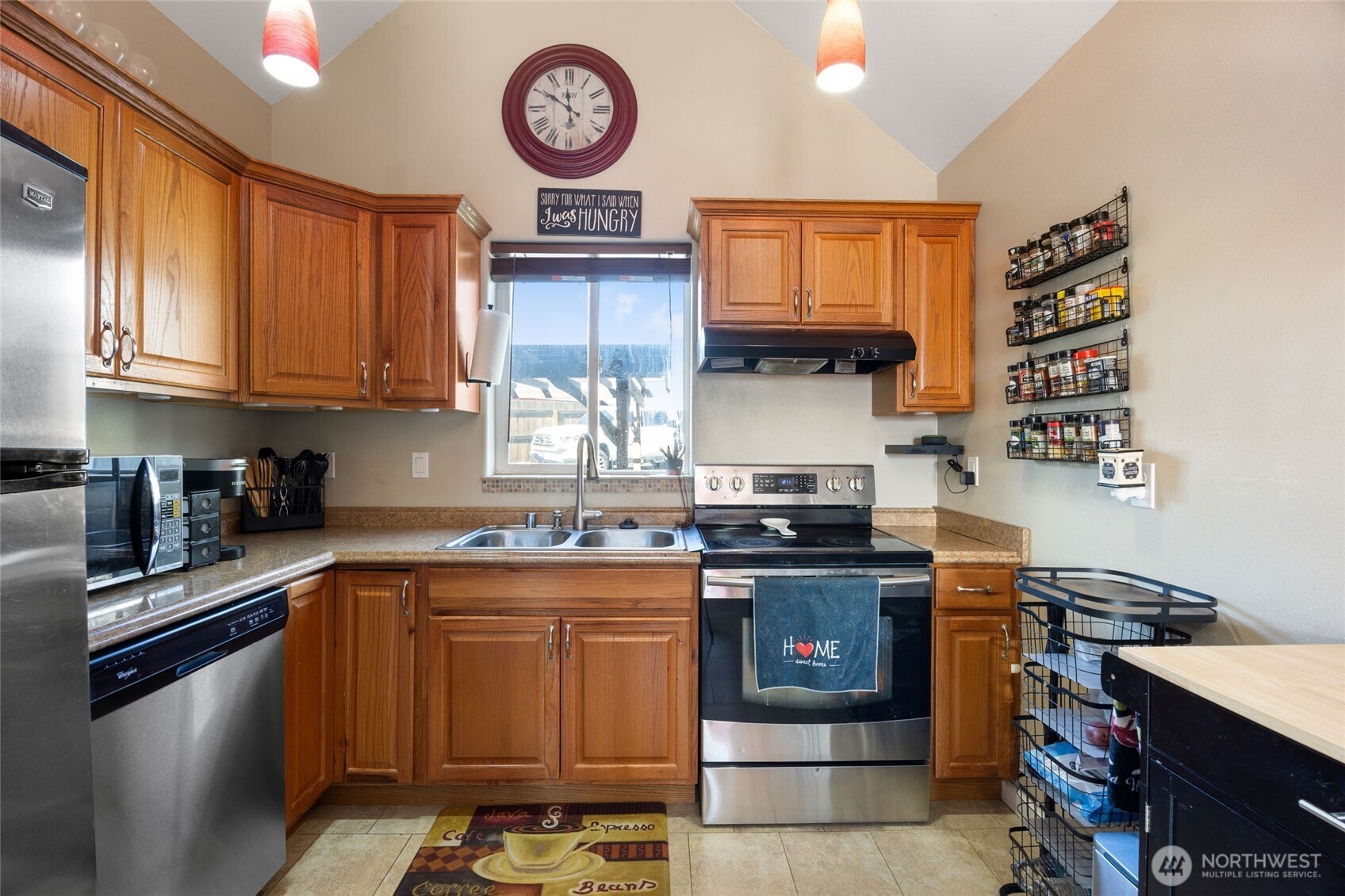 1042 W Charlotte Street , Moses Lake, WA 98837