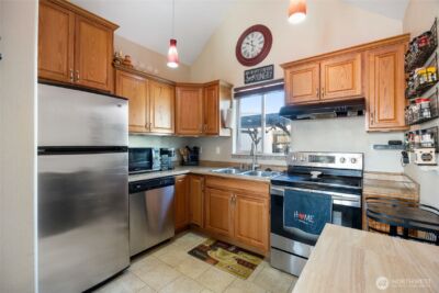 1042 W Charlotte Street , Moses Lake, WA 98837 - Photo 13