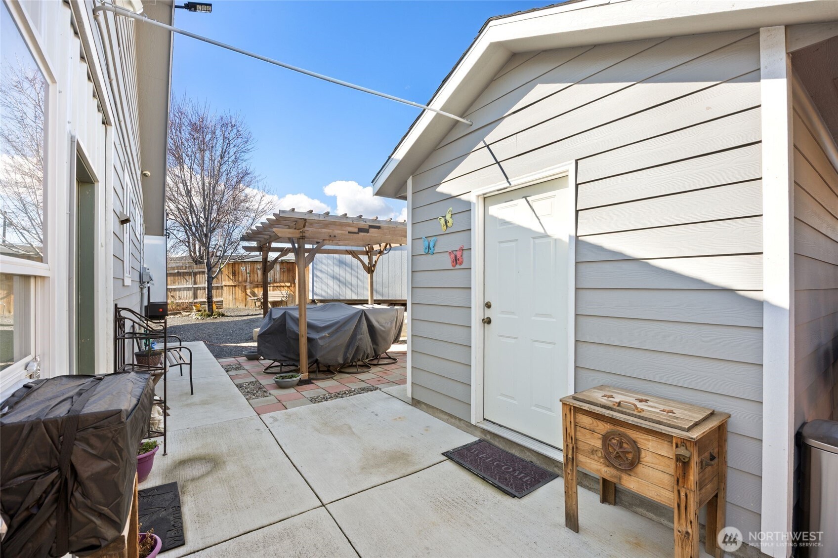 1042 W Charlotte Street , Moses Lake, WA 98837