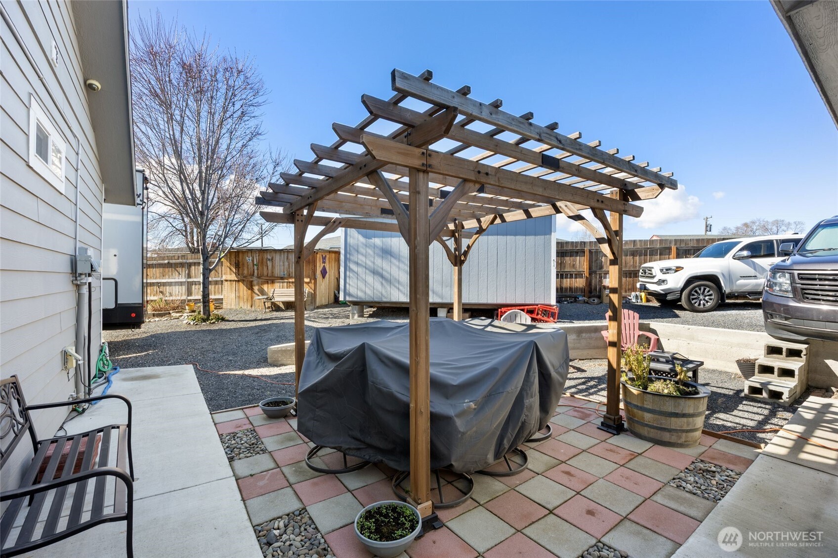 1042 W Charlotte Street , Moses Lake, WA 98837
