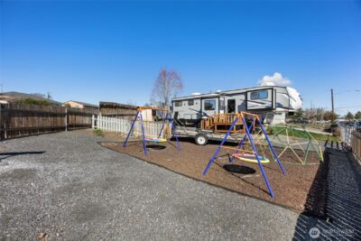 1042 W Charlotte Street , Moses Lake, WA 98837 - Photo 22