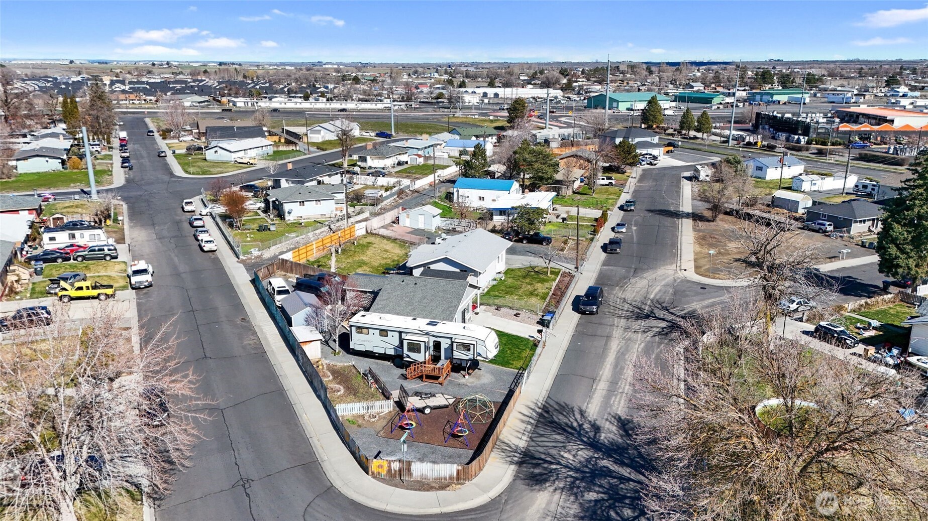 1042 W Charlotte Street , Moses Lake, WA 98837