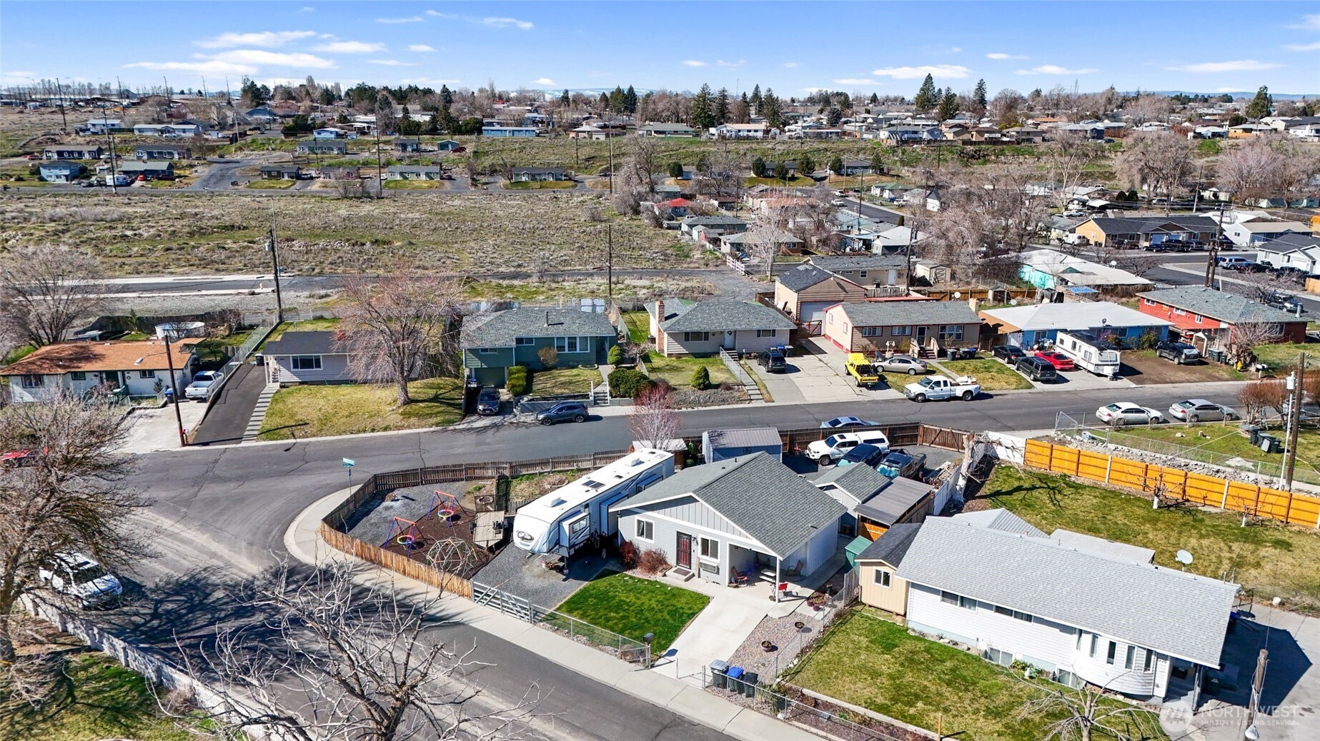 1042 W Charlotte Street , Moses Lake, WA 98837