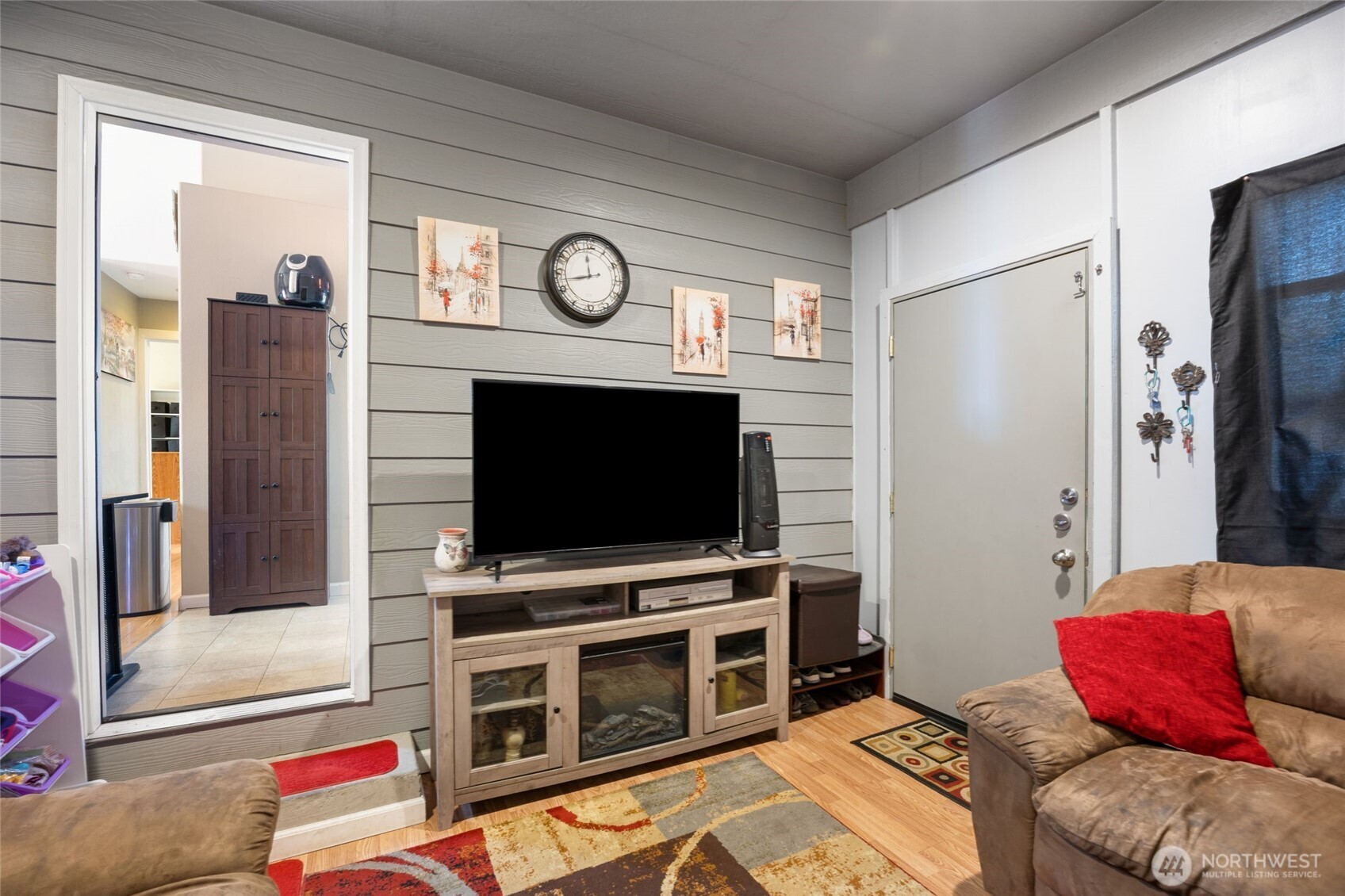 1042 W Charlotte Street , Moses Lake, WA 98837