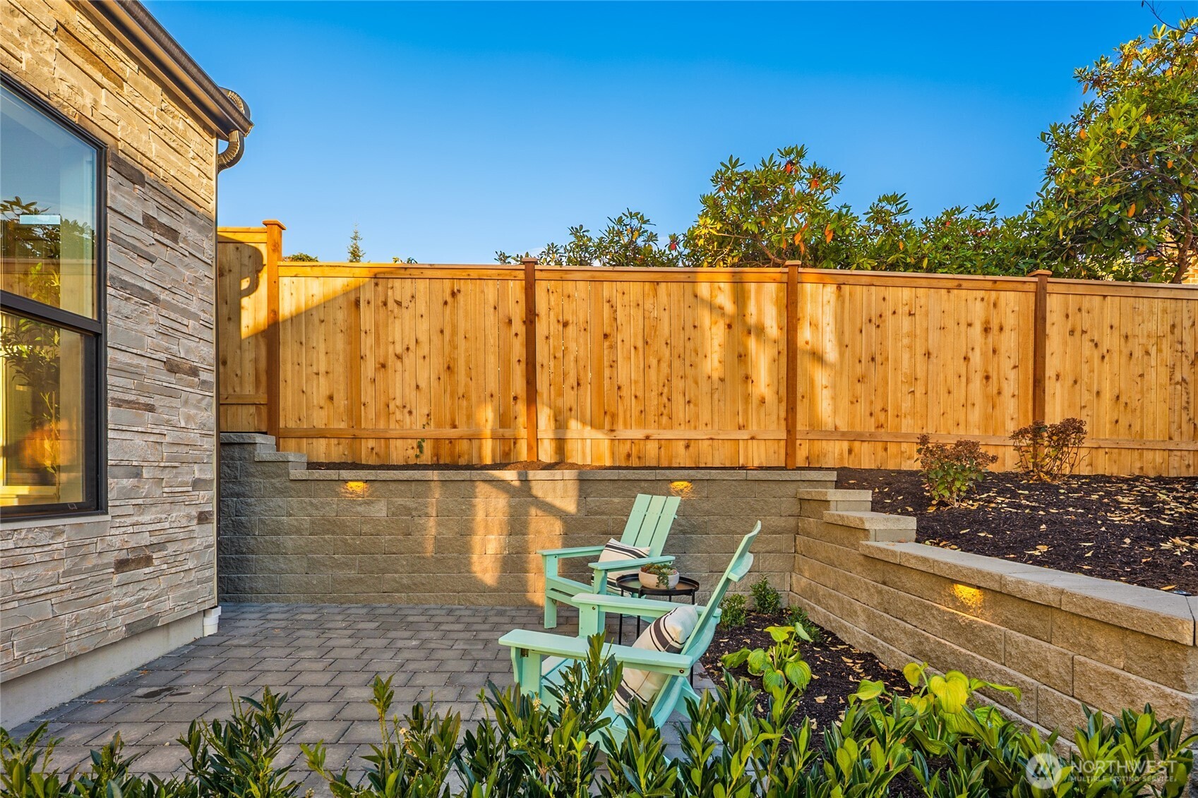 636 11th Avenue , Kirkland, WA 98033
