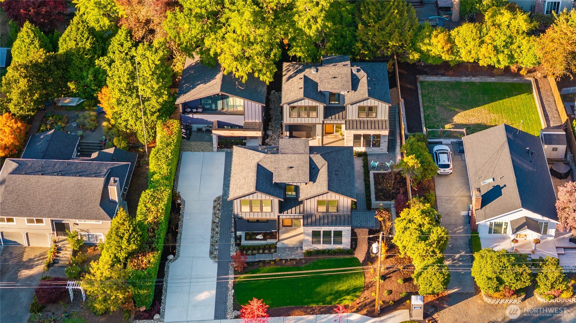 636 11th Avenue , Kirkland, WA 98033