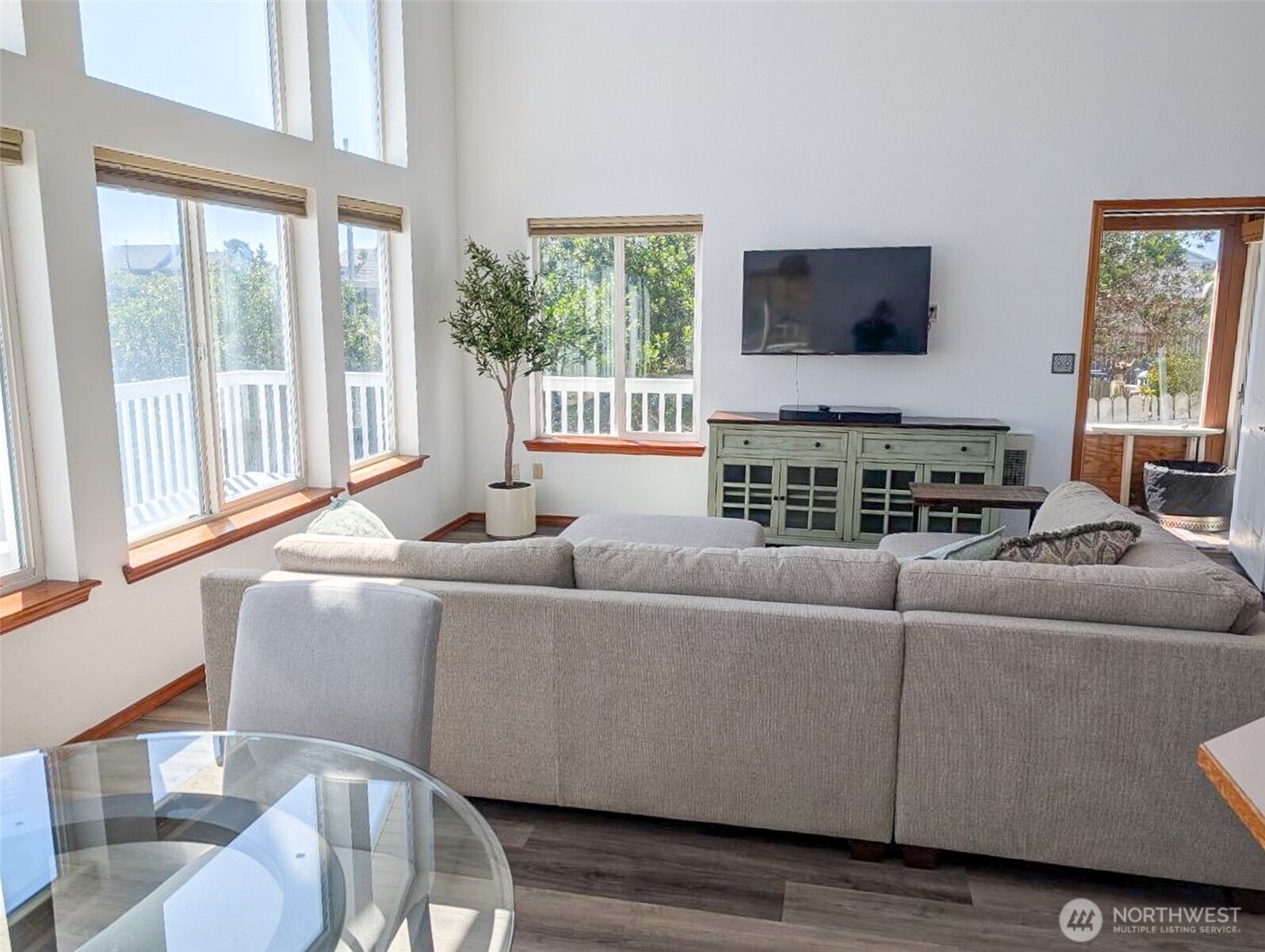 1249 E Ocean Shores Boulevard SW, Ocean Shores, WA 98569