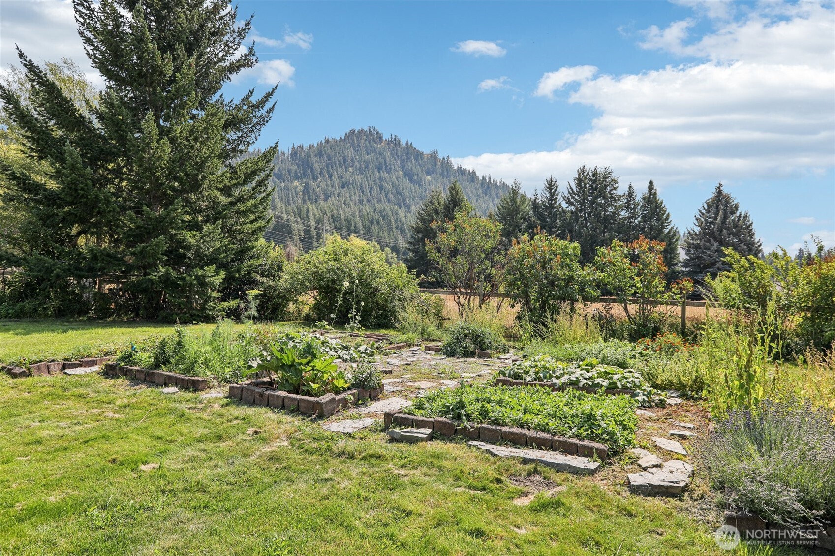 18527 Hazel Street , Leavenworth, WA 98826