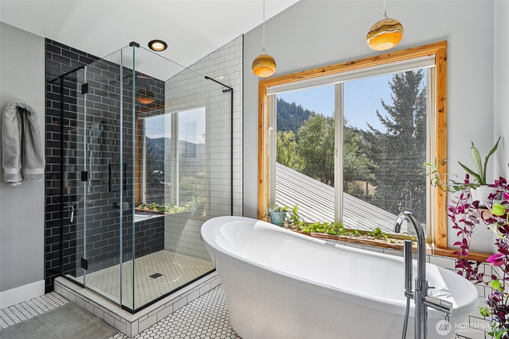18527 Hazel Street , Leavenworth, WA 98826