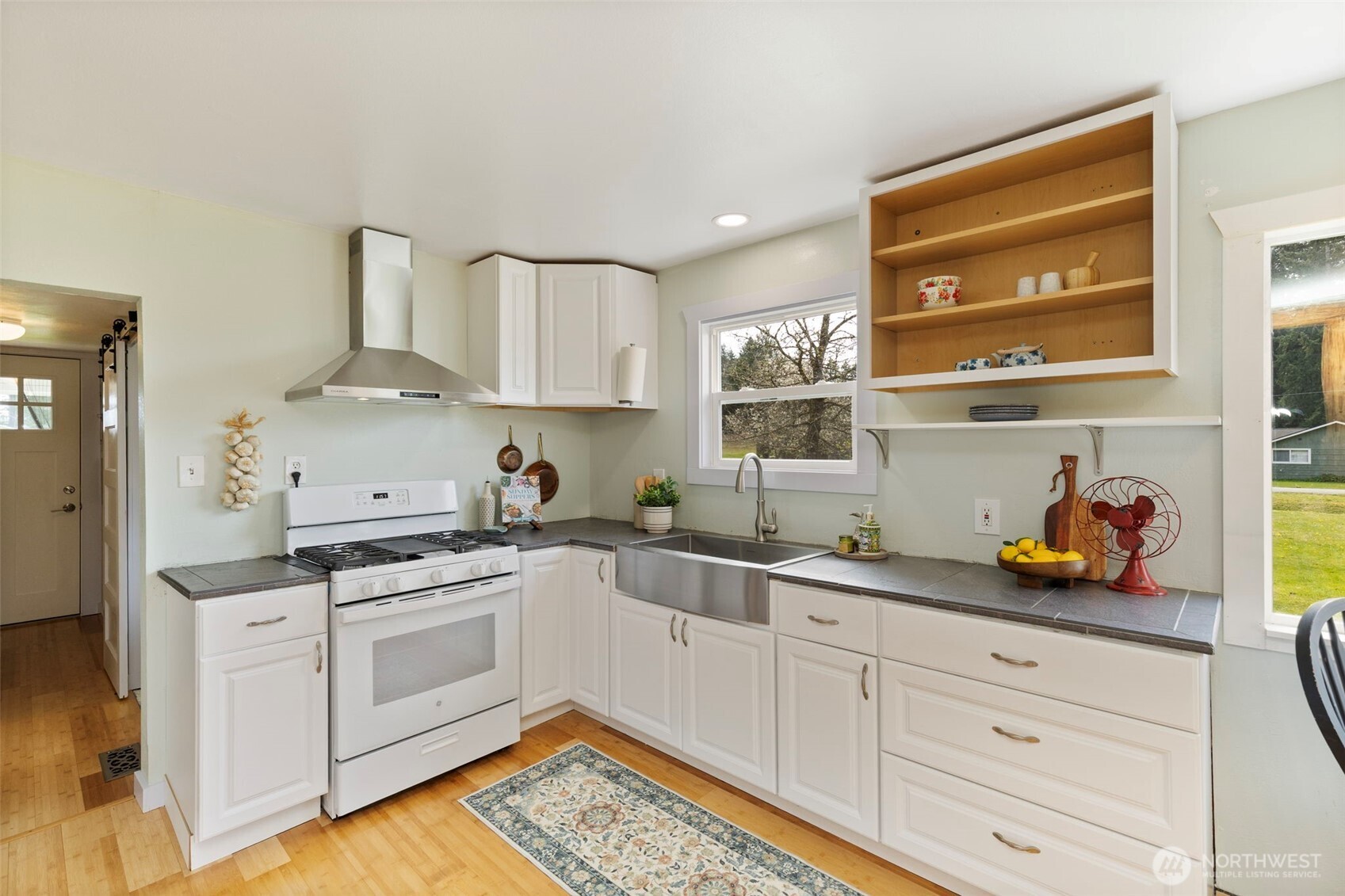 3550 NW Mountain View Road , Silverdale, WA 98383