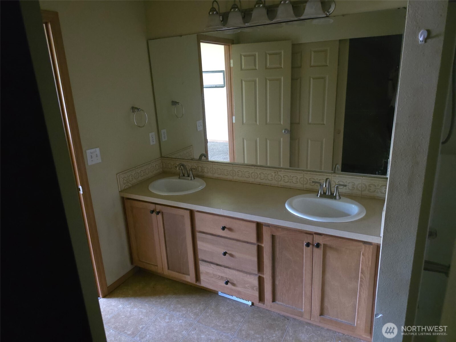 15880 104th Avenue SE, Yelm, WA 98597