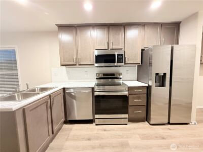 2322 Tacoma Road E #11, Puyallup, WA 98371 - Photo 2