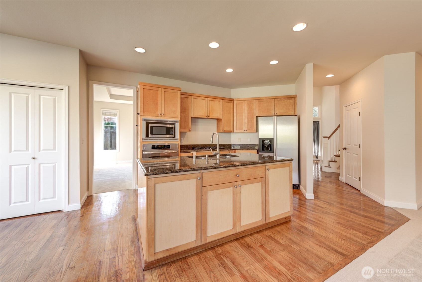 22524 NE 98th Place , Redmond, WA 98053