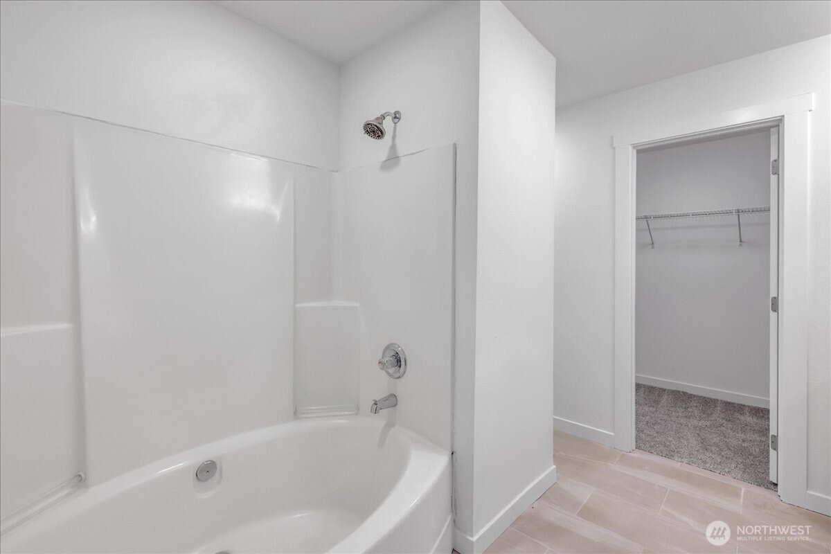 414 Easy Street SE, Rainier, WA 98576