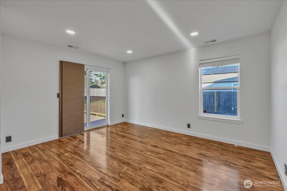 414 Easy Street SE, Rainier, WA 98576