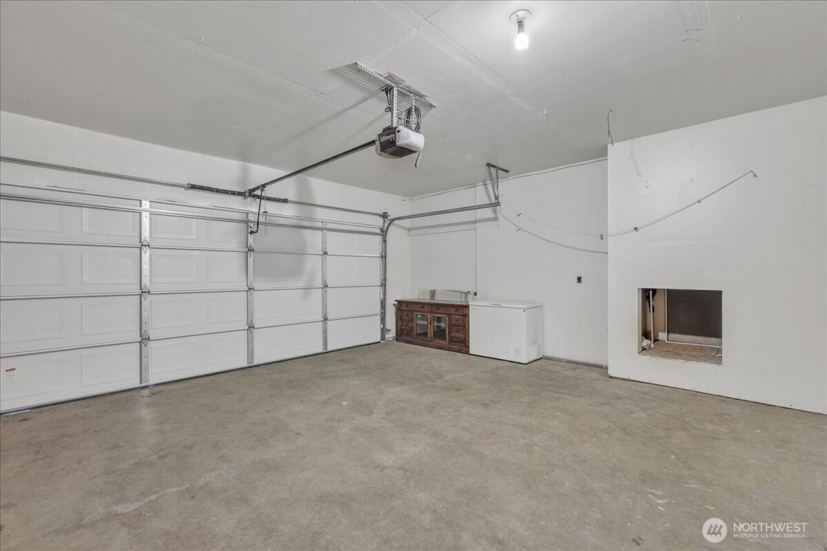 414 Easy Street SE, Rainier, WA 98576