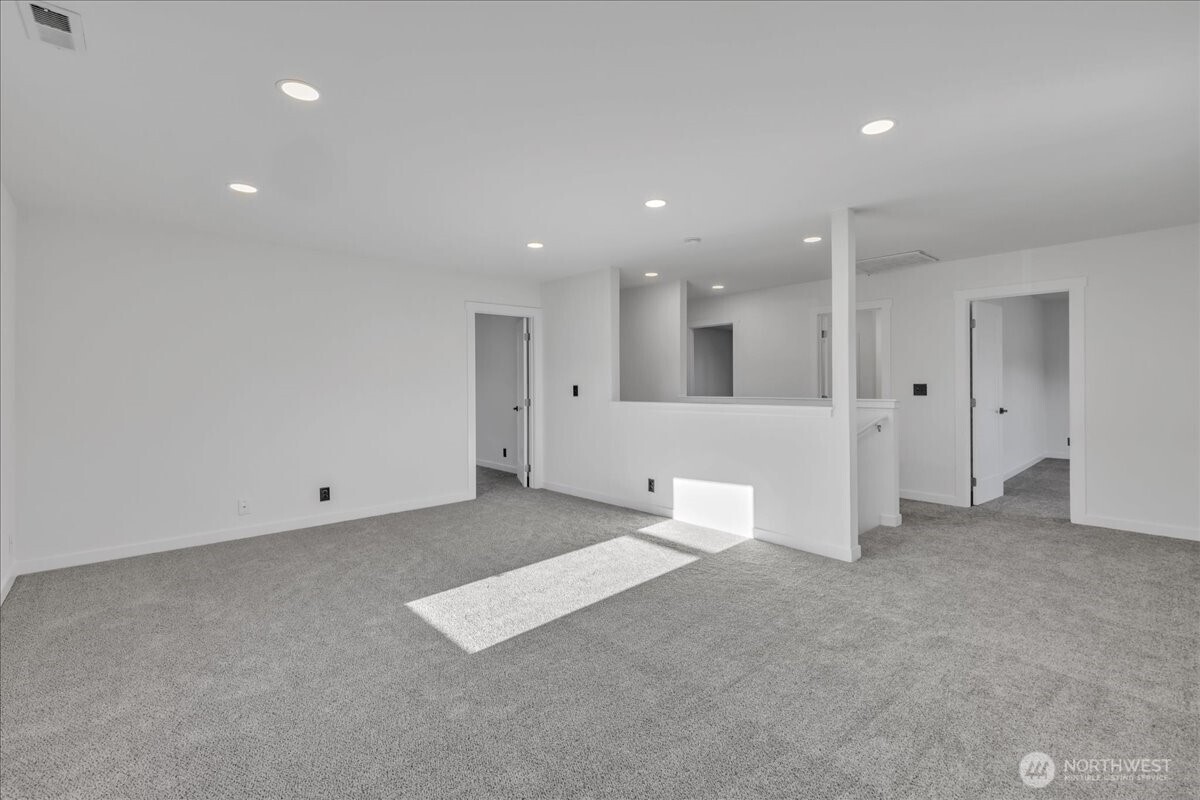 414 Easy Street SE, Rainier, WA 98576