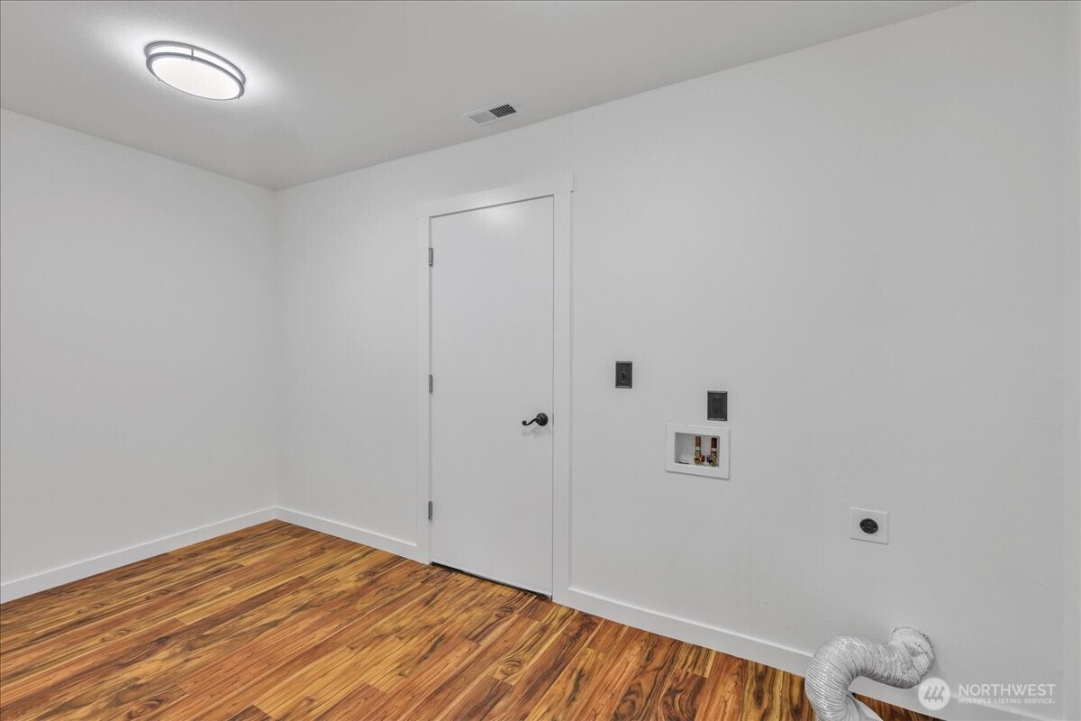 414 Easy Street SE, Rainier, WA 98576