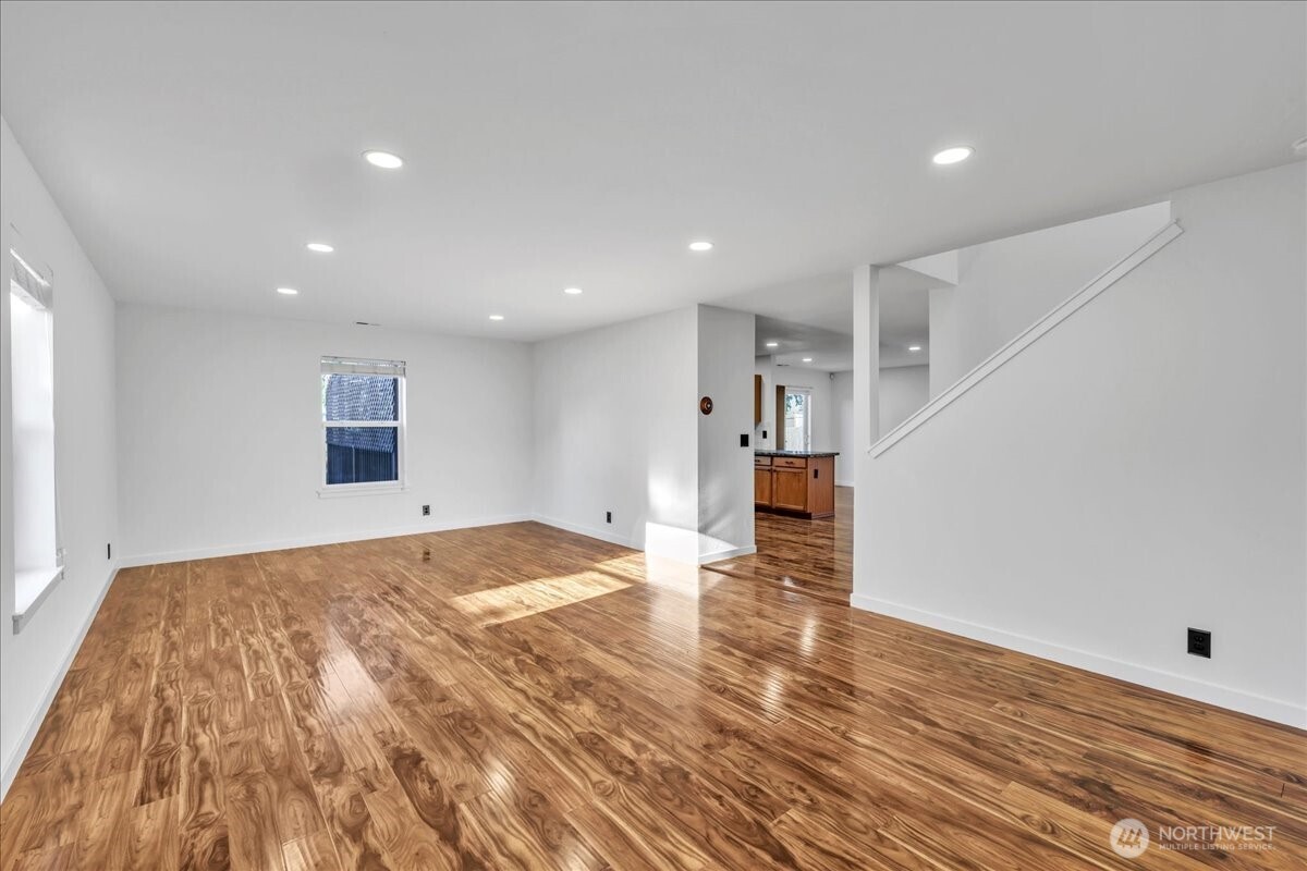 414 Easy Street SE, Rainier, WA 98576